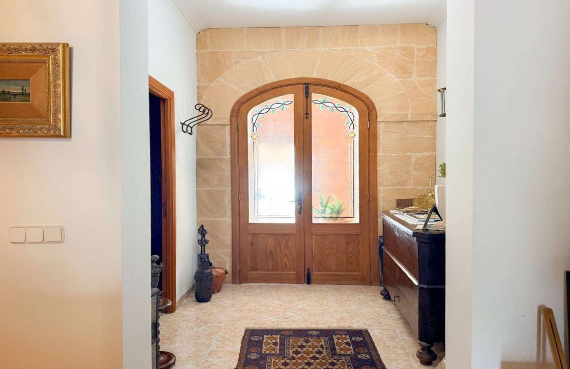 Casa de pueblo con jardín y casa de invitados en Sa Pobla en venta